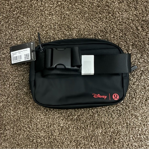 NWT Disney x Lululemon *Everywhere Belt Bag 1L Mickey in Motion Graphic - Picture 3 of 5